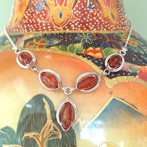 🎉👏HP👏🎉Five Stone Amber necklace